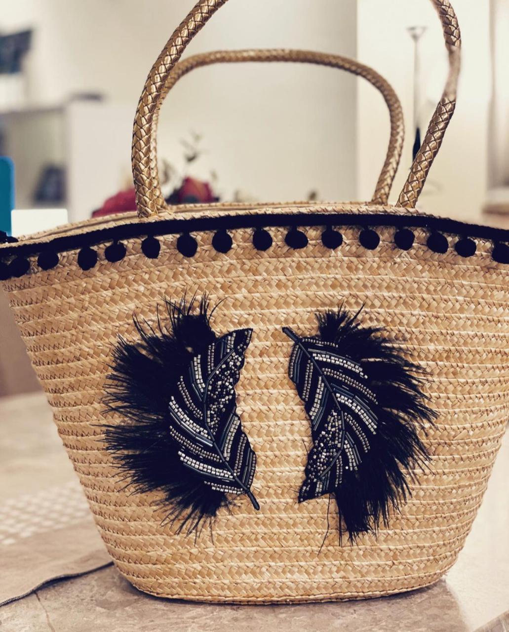 Black feather beads Basket